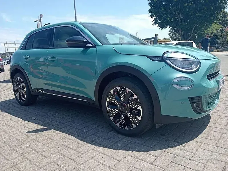 Usata Fiat 600 La Prima 145 CV (106 kW) 2025 Bluazzurro SUV