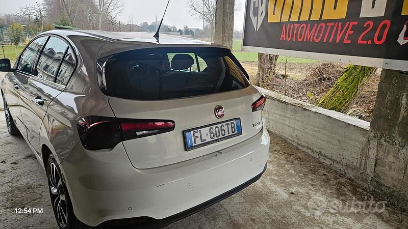 Usata Fiat Tipo 120 CV (88 kW) 2017 Bianco Berlina