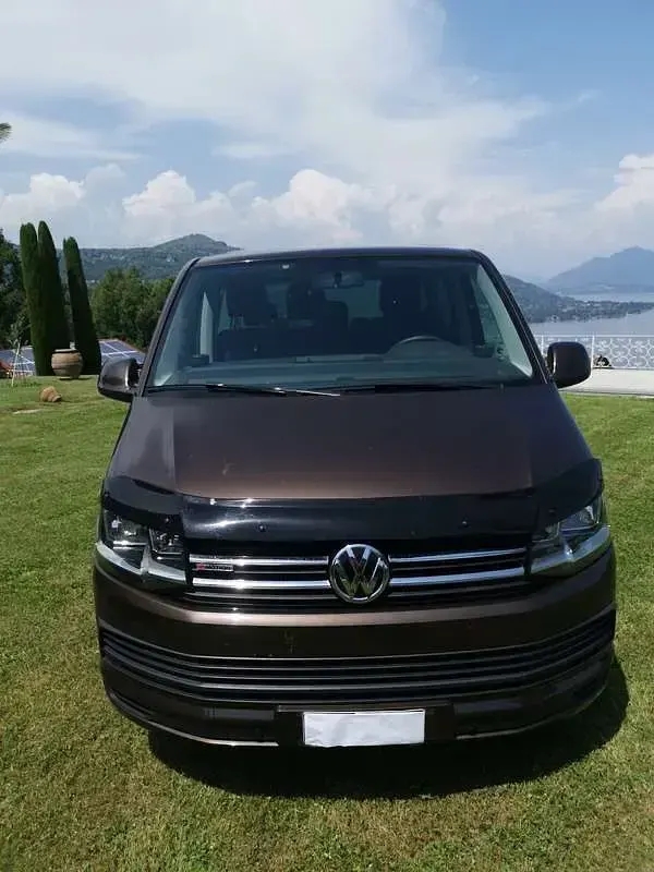 Usata VW Caravelle Comfortline 150 CV (110 kW) 2017 Marrone Furgone