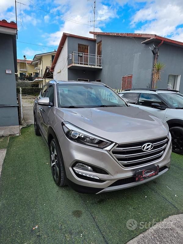 Usata Hyundai Tucson Edition 141 CV (103 kW) 2017 Grigio SUV