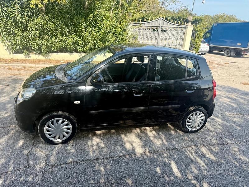Usata Kia Picanto 62 CV (45 kW) 2011 Nero Utilitaria