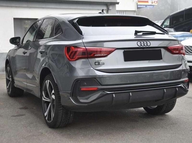 Usata Audi Q3 Sportback S-Line 150 CV (110 kW) 2022 Grigio daytona SUV