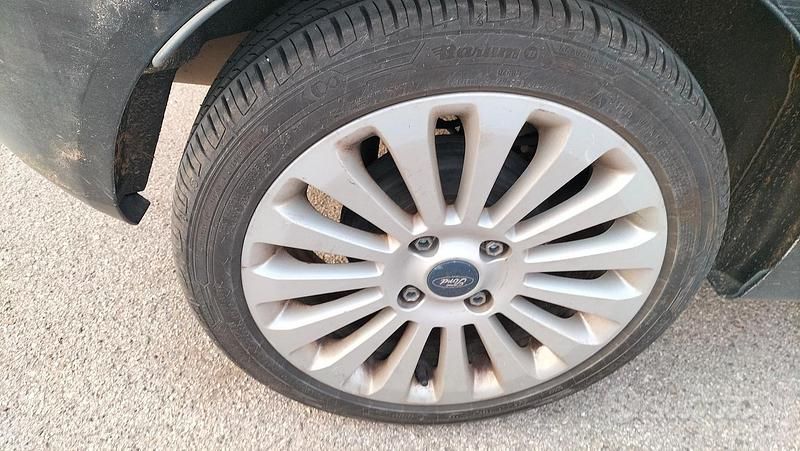 Usata Ford Fiesta Titanium 96 CV (70 kW) 2010 Nero Utilitaria