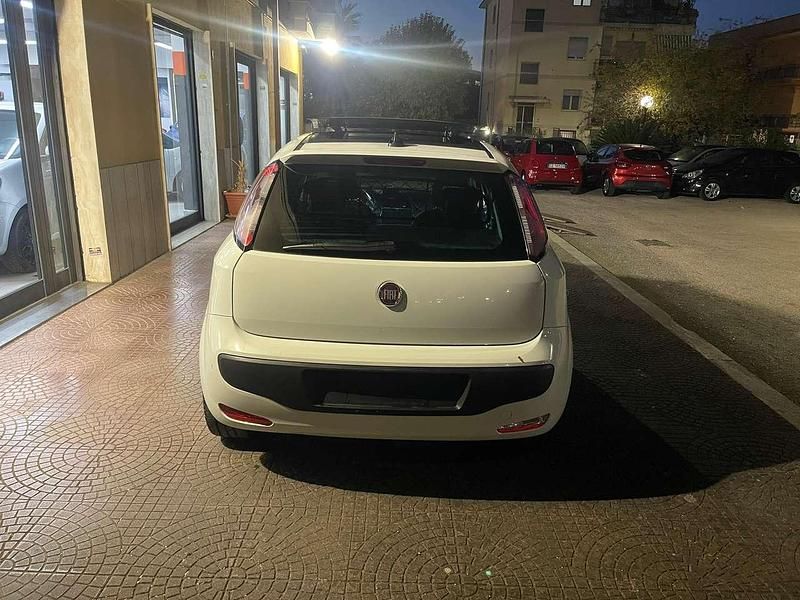 Usata Fiat Punto Evo Dynamic 86 CV (63 kW) 2013 Bianco Utilitaria