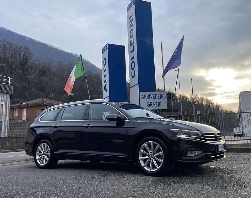 Usata VW Passat Business 122 CV (89 kW) 2021 Nero Station wagon