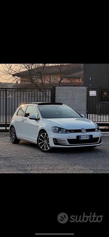 Bianco Usata 2015 VW Golf VII GTI Tre volumi | 15.700 € (Super prezzo) - Immagine 1/4