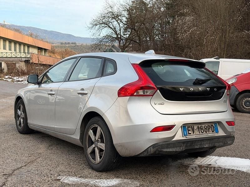 Usata Volvo V40 2012 Grigio Utilitaria