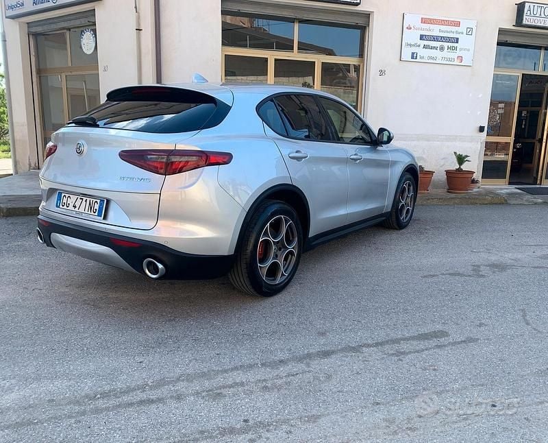 Usata Alfa Romeo Stelvio 160 CV (117 kW) 2021 Grigio SUV