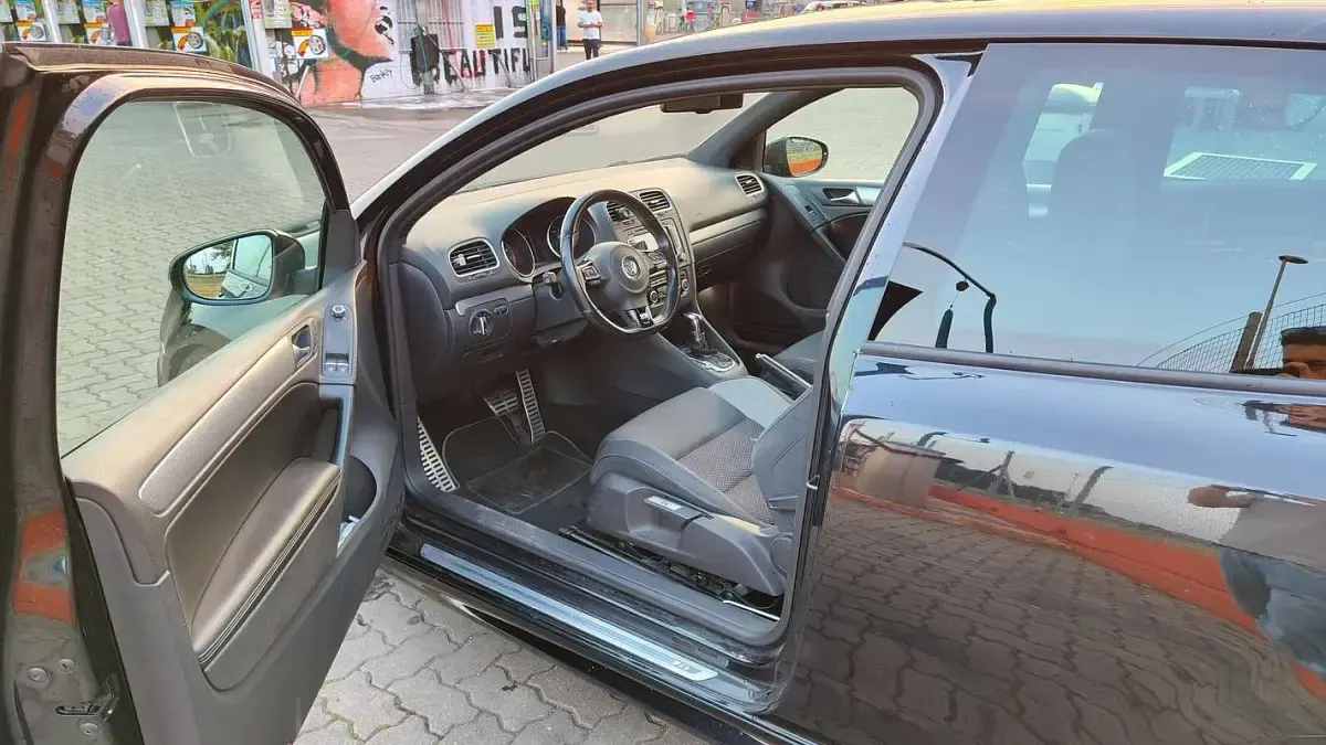 Usata VW Golf VI R 271 CV (199 kW) 2011 Nero Utilitaria