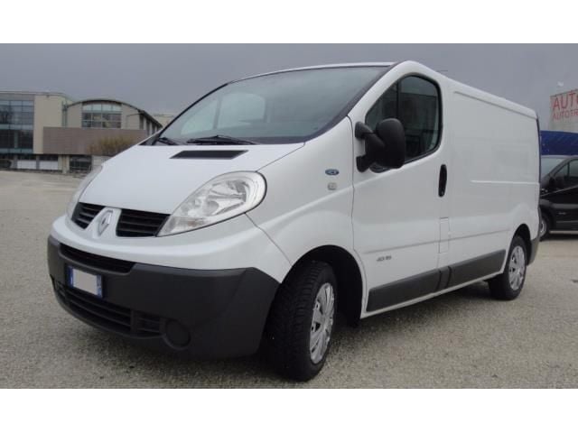 Bianco pastello Usata 2008 Renault Trafic Monovolume | 8790 € (Molto cara) - Immagine 1/4