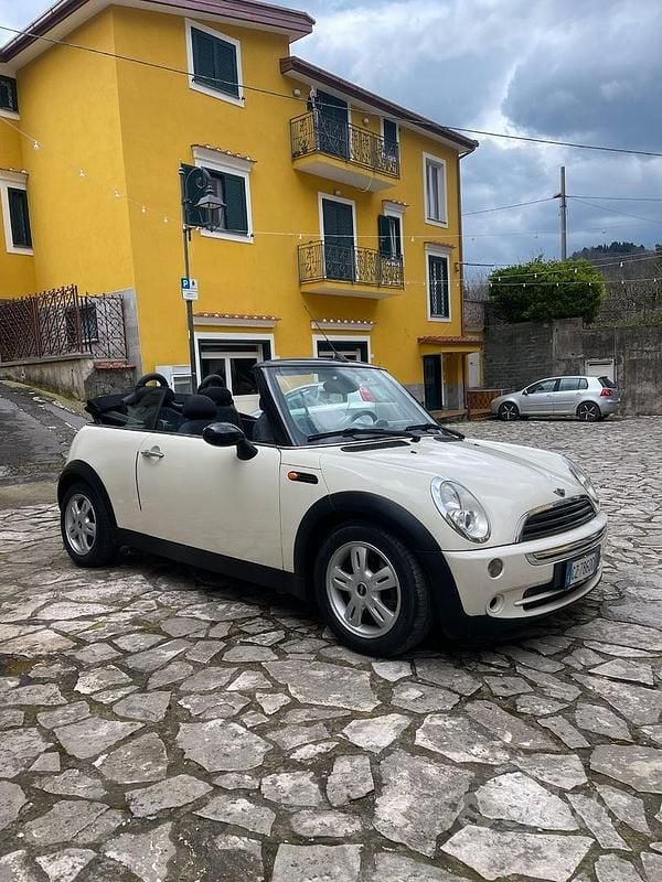 Usata Mini One Cabriolet 90 CV (66 kW) 2007 Bianco Cabrio