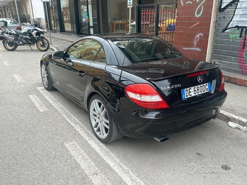 Usata Mercedes SLK200 163 CV (119 kW) 2007 Nero Cabrio