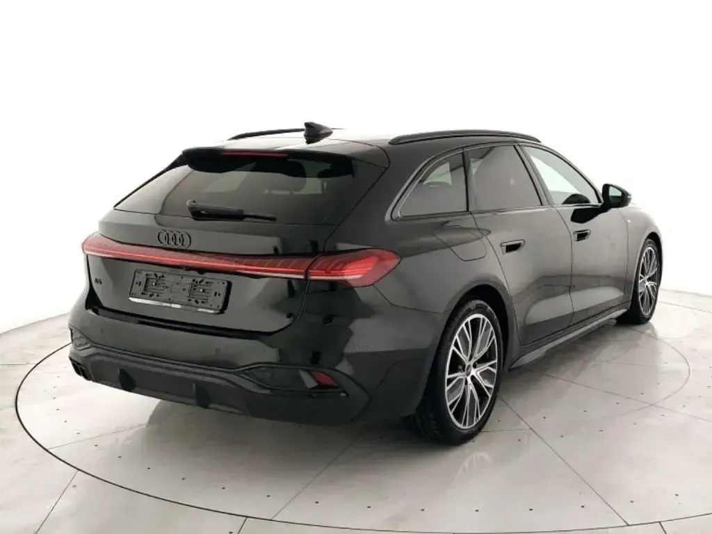 Nuova Audi A5 S-Line 203 CV (149 kW) 2025 Grigio Station wagon