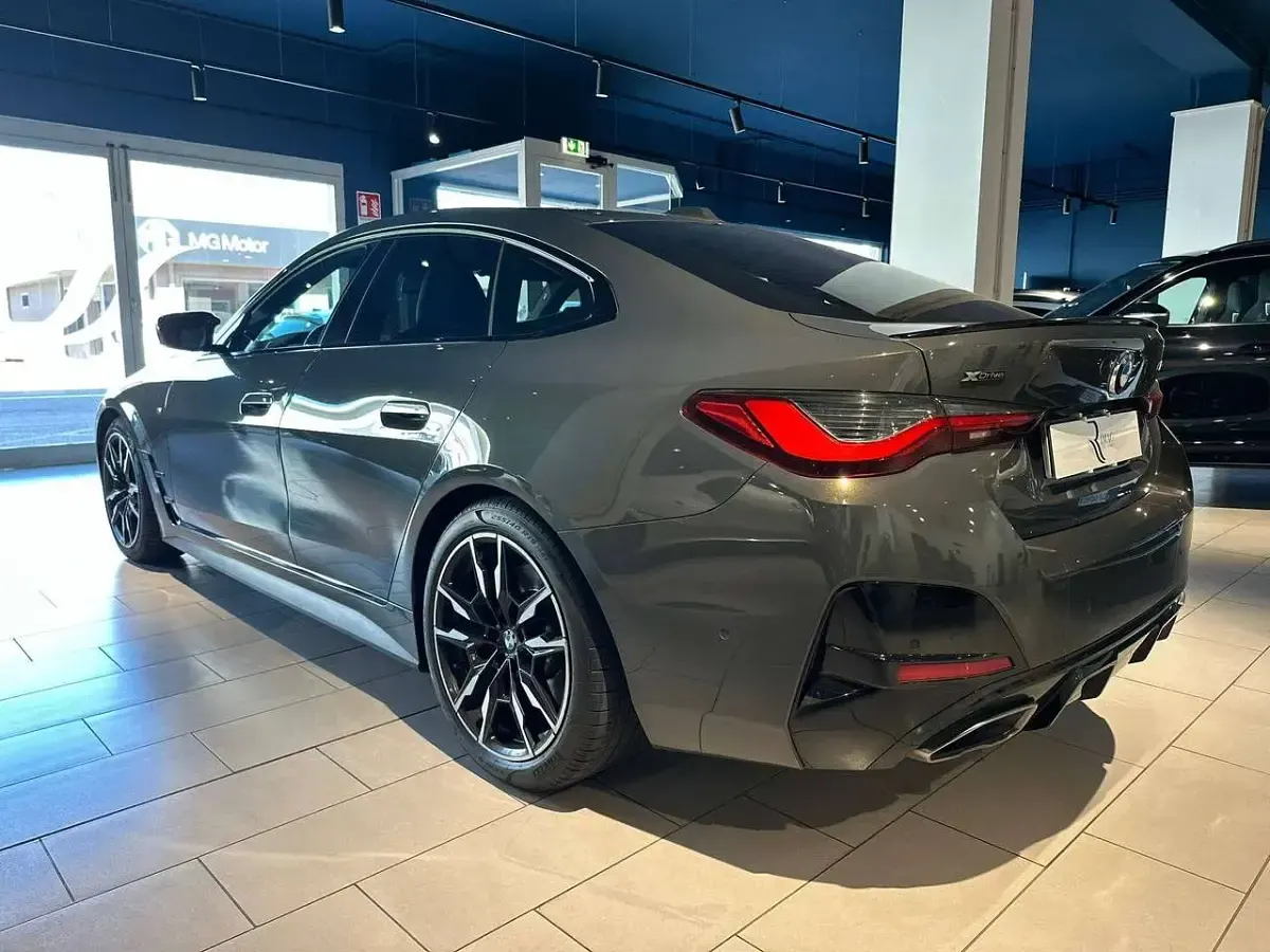 Usata BMW M440 M Sport 374 CV (275 kW) 2022 Grigio Berlina