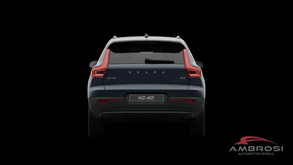 Nuova Volvo XC40 Plus 163 CV (119 kW) 2026 Denim blue SUV