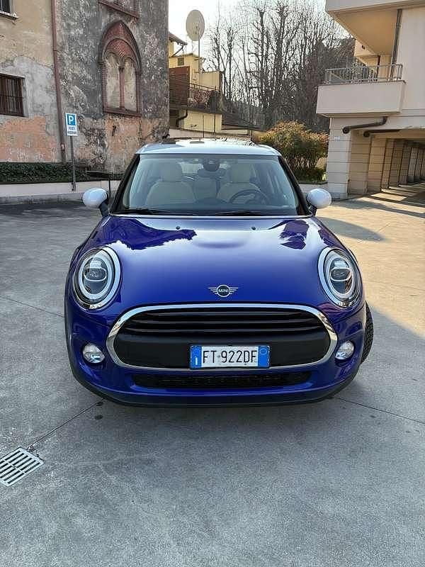 Usata Mini ONE 75 CV (55 kW) 2018 Blu/azzurro Utilitaria