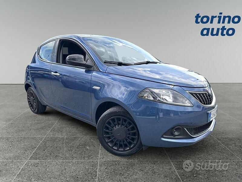 Blu Usata 2022 Lancia Ypsilon Silver Due volumi | 10.950 € (Buon prezzo) - Immagine 1/4