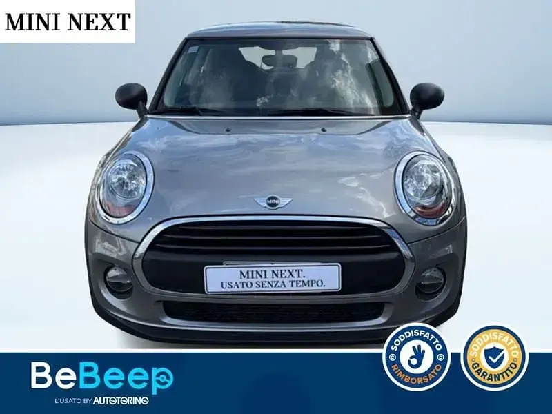Usata Mini ONE 75 CV (55 kW) 2017 Grigio Utilitaria