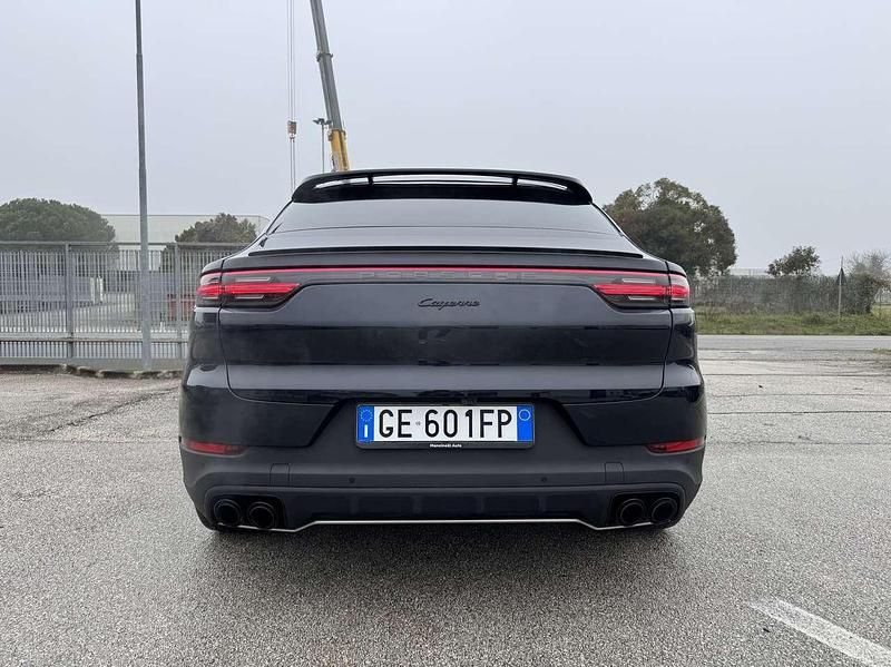 Usata Porsche Cayenne Coupe 340 CV (250 kW) 2021 Blu/azzurro Coupé