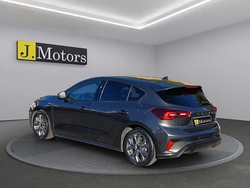 Käytetty Ford Focus ST-Line 125 HP (91 kW) 2024 Metallizzato Sedan
