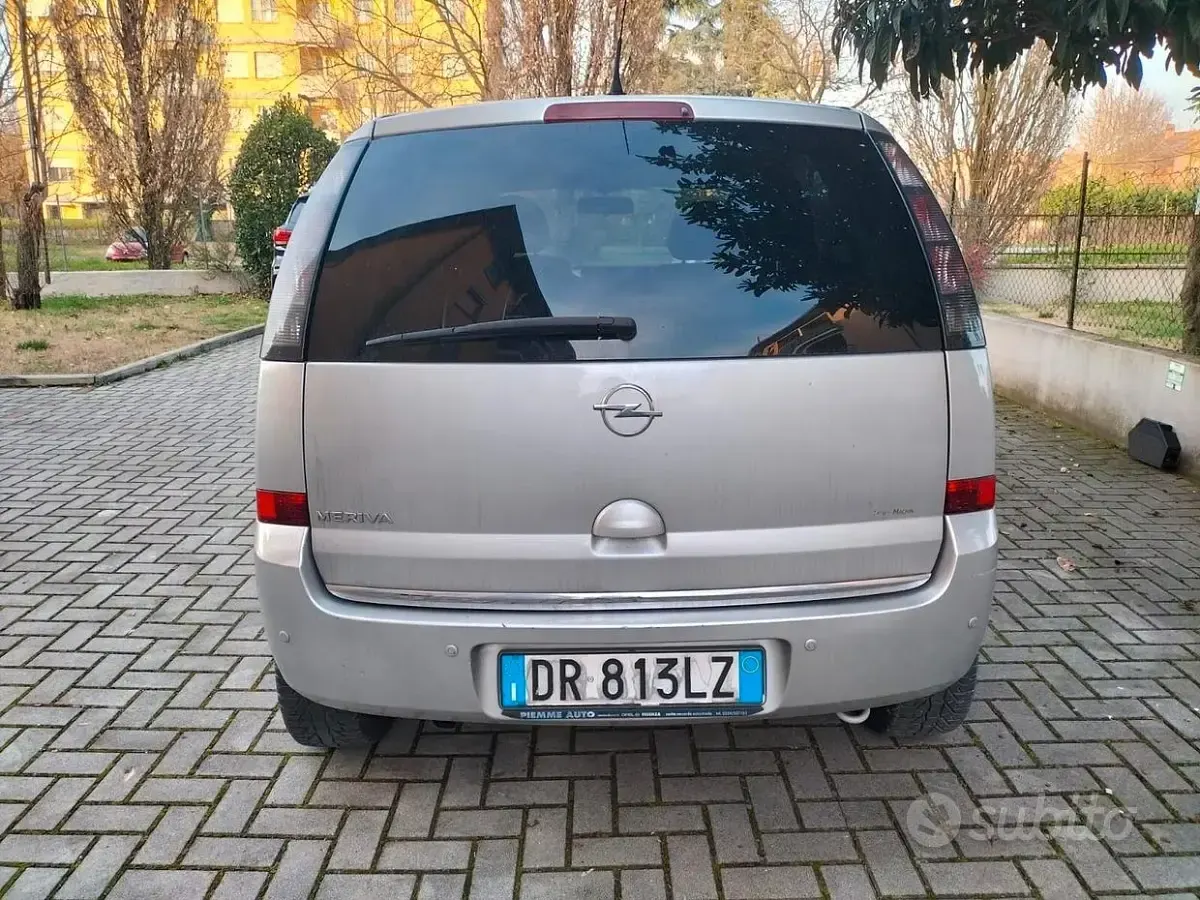 Usata Opel Meriva Cosmo 90 CV (66 kW) 2008 Grigio Monovolume