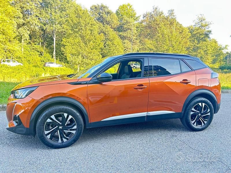 Usata Peugeot 2008 GT 131 CV (96 kW) 2021 Arancione SUV