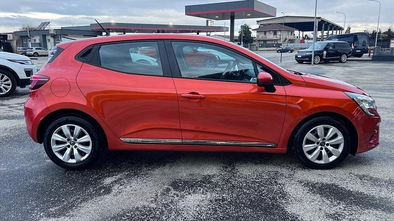 Usata Renault Clio V Business 86 CV (63 kW) 2020 Arancione Berlina