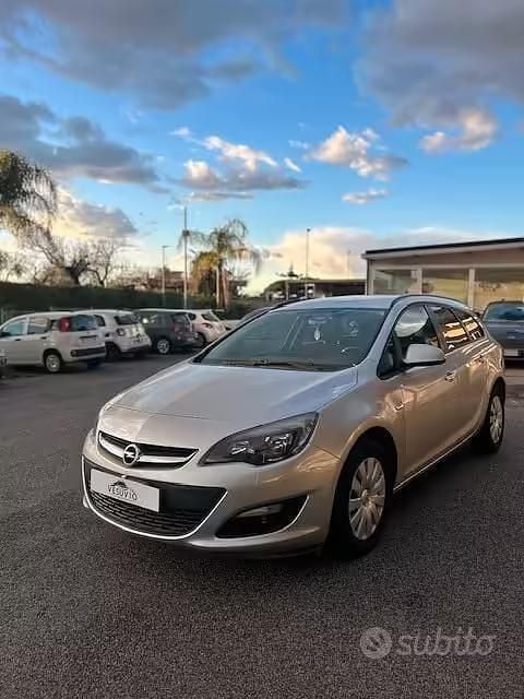 Usata Opel Astra 110 CV (80 kW) 2015 Grigio Berlina