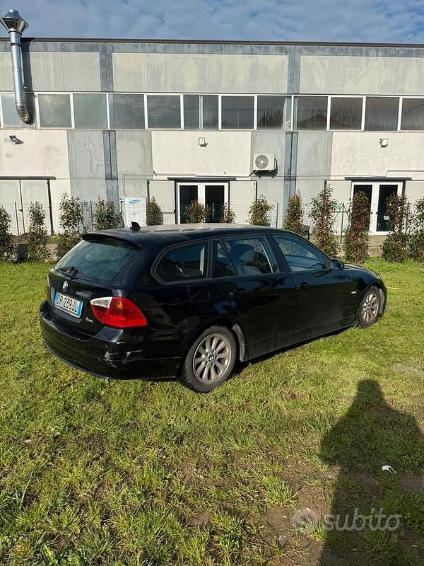 Usata BMW 320 177 CV (130 kW) 2008 Nero Station wagon