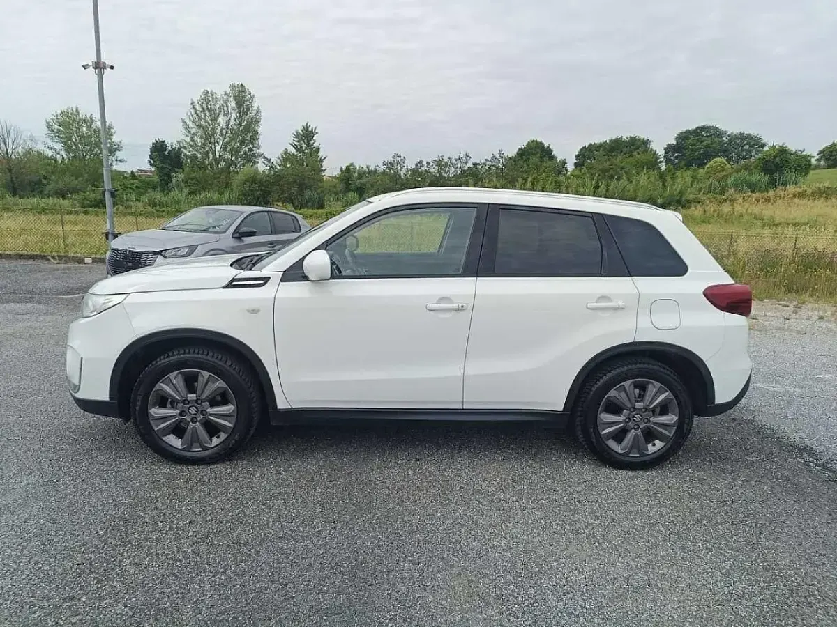 Usata Suzuki Vitara Cool 111 CV (81 kW) 2019 Bianco SUV
