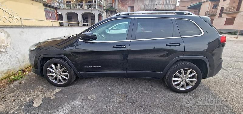 Usata Jeep Cherokee Limited 140 CV (102 kW) 2014 Nero SUV