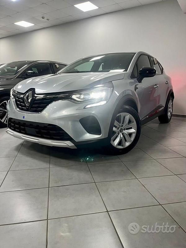 Usata Renault Captur Zen 100 CV (73 kW) 2020 Grigio SUV