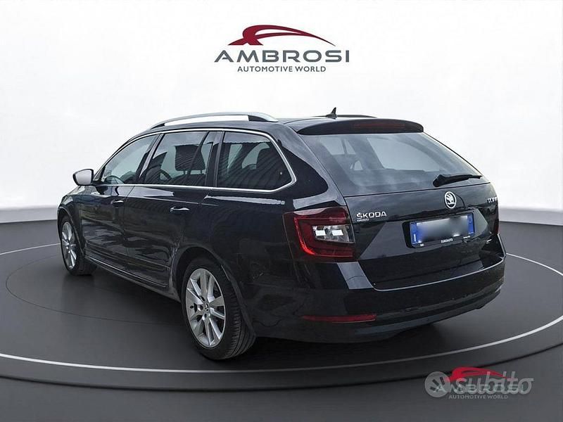Usata Skoda Octavia Executive 110 CV (80 kW) 2018 Nero Station wagon