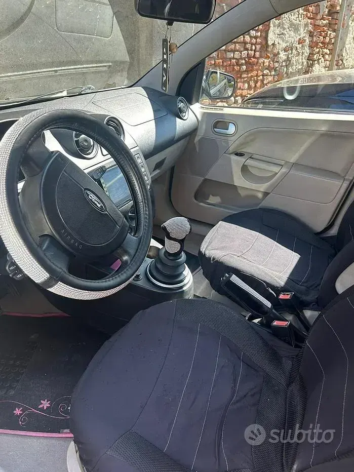 Usata Ford Fiesta 68 CV (50 kW) 2003 Blu Utilitaria