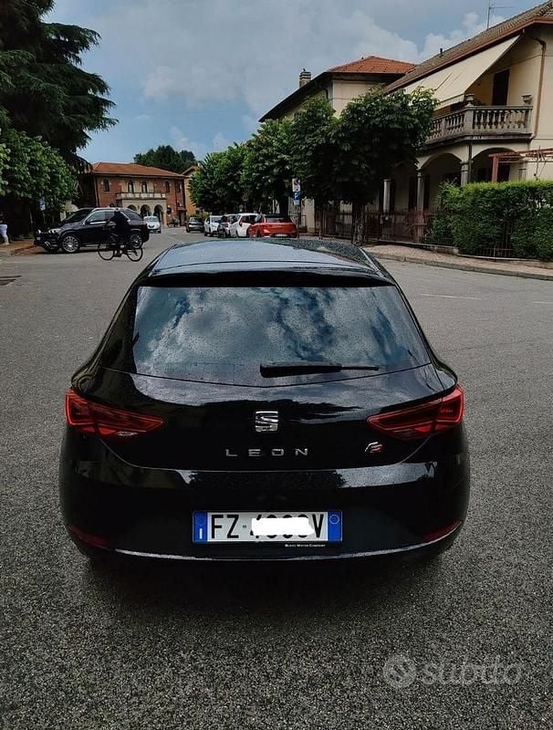 Usata Seat Leon FR 116 CV (85 kW) 2019 Nero Berlina