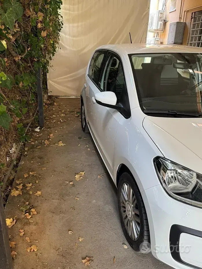 Usata VW up! 68 CV (50 kW) 2023 Bianco Utilitaria