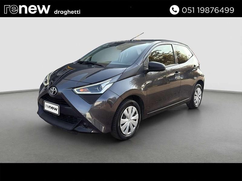 Grigio Usata 2021 Toyota Aygo Business Edition Due volumi | 11.900 € (Buon prezzo) - Immagine 1/4