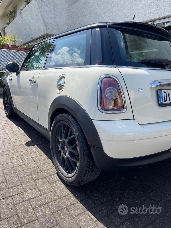Usata Mini Cooper Coupé 109 CV (80 kW) 2009 Bianco Coupé