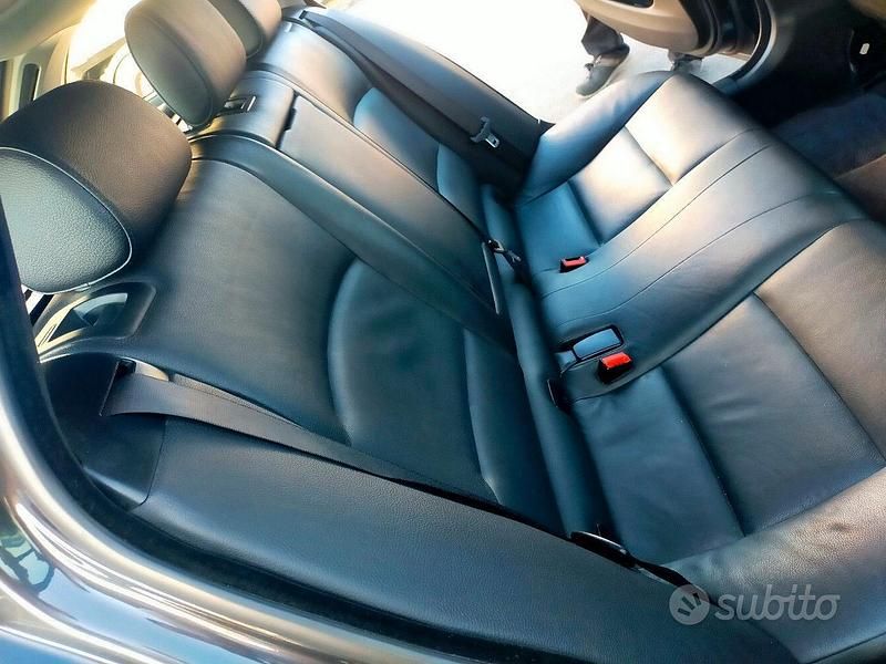 Begagnad BMW 525 2013 Svart Kombi