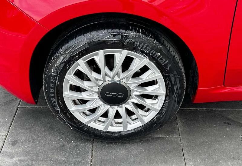 Usata Fiat 500 Dolcevita 69 CV (50 kW) 2023 Rosso Utilitaria