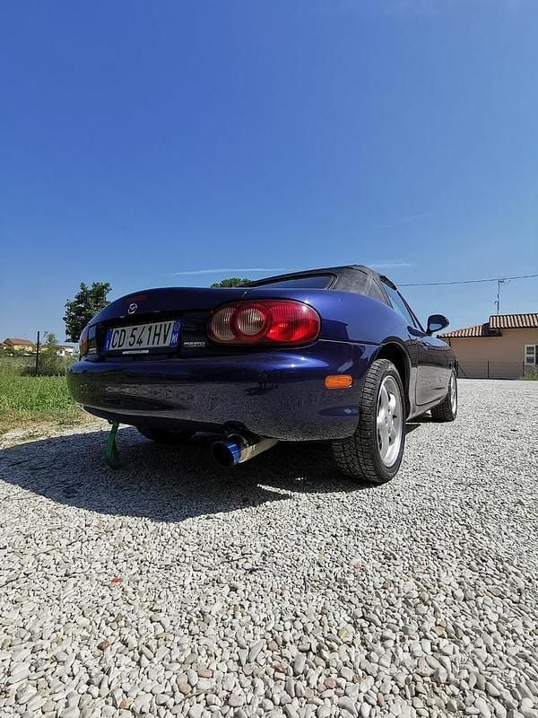 Usata Mazda MX5 110 CV (80 kW) 2003 Blu Cabrio