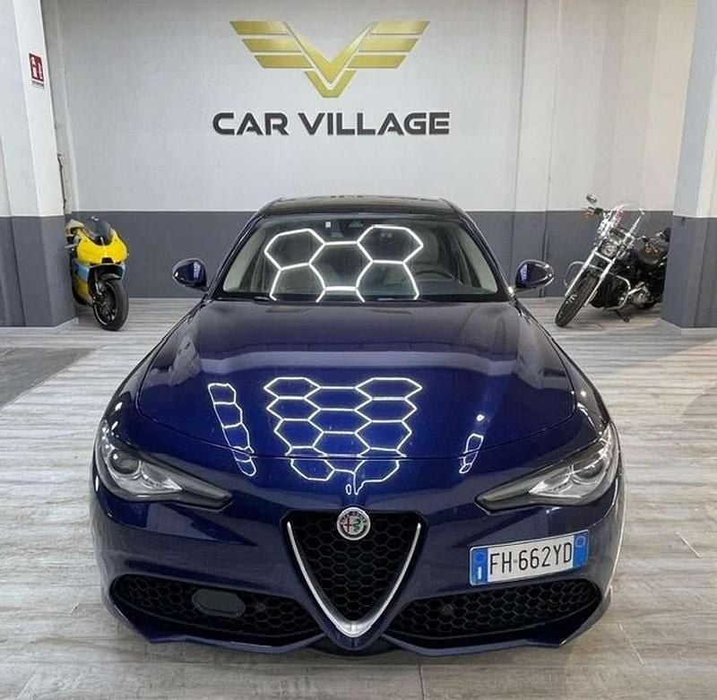 Blu Usata 2017 Alfa Romeo Giulia Veloce Tre volumi | 24.000 € (Ottimo prezzo) - Immagine 1/4