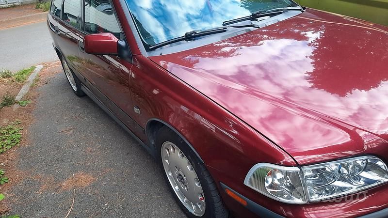 Usata Volvo V40 200 CV (147 kW) 1998 Rosso Station wagon