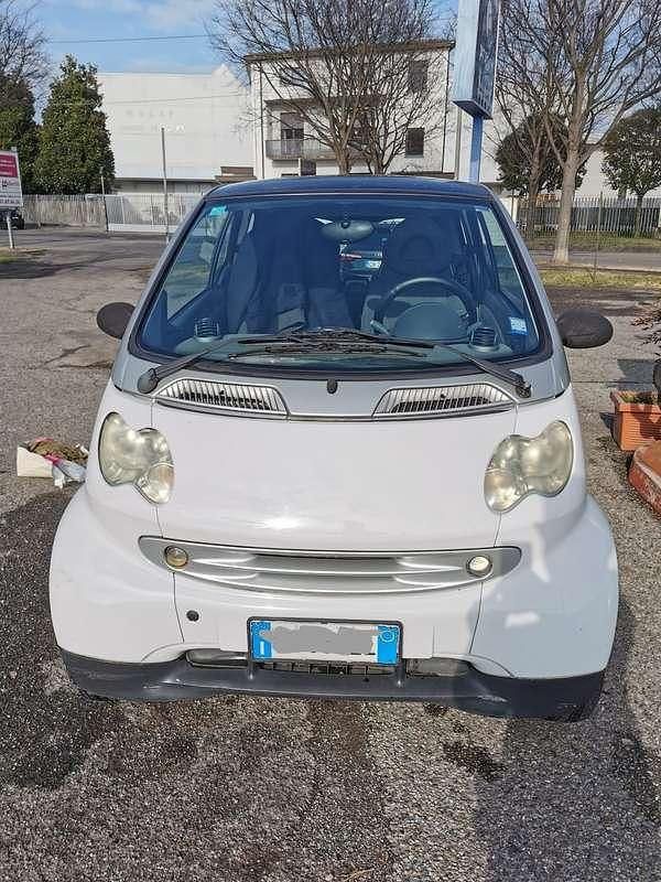 Usata Smart ForTwo Coupé 61 CV (44 kW) 2003 Bianco Coupé