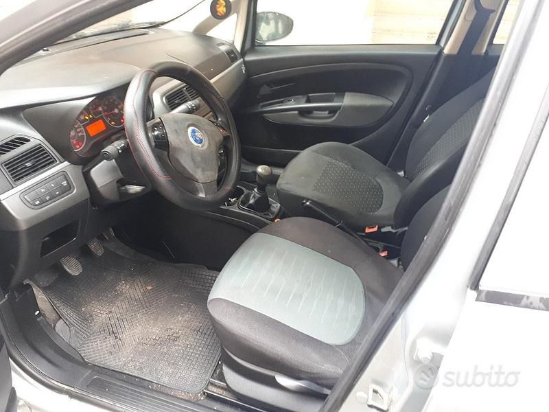 Usata Fiat Grande Punto 75 CV (55 kW) 2007 Grigio Utilitaria