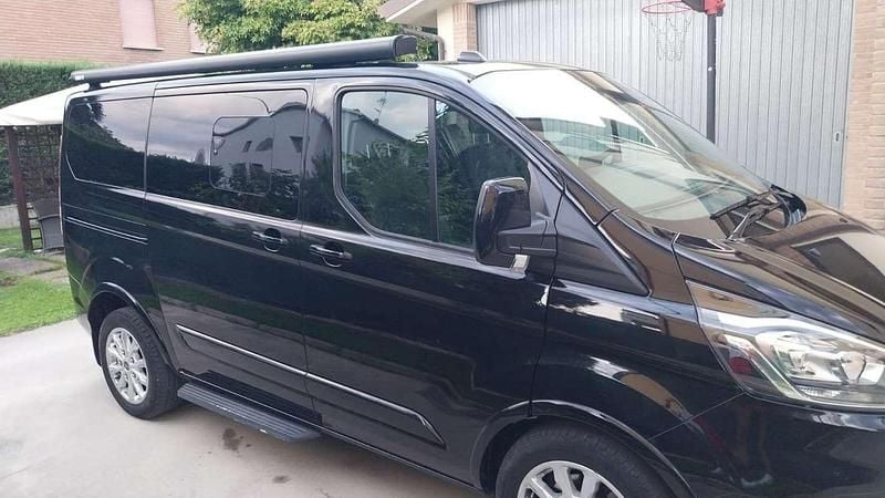 Nero Usata 2021 Ford Tourneo Custom Furgone | 34.000 € (Buon prezzo) - Immagine 1/4