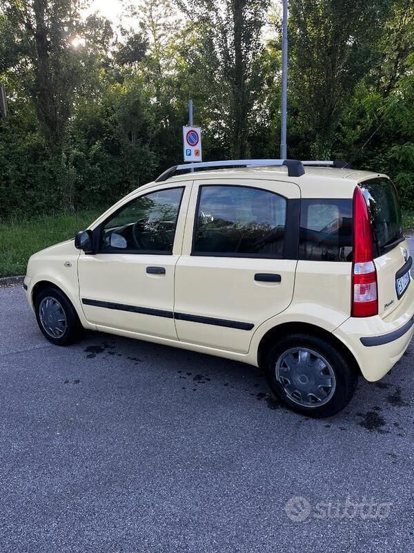 Giallo Usata 2011 Fiat Panda Dynamic Utilitaria | 4500 € (Cara) - Immagine 1/4