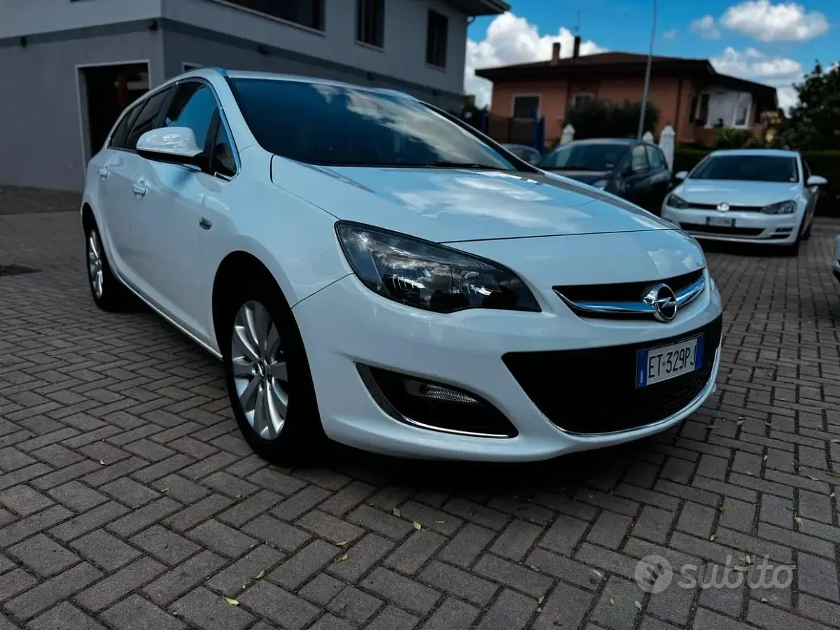 Occasion Opel Astra Cosmo 130 ch (95 kW) 2013 Blanc Break