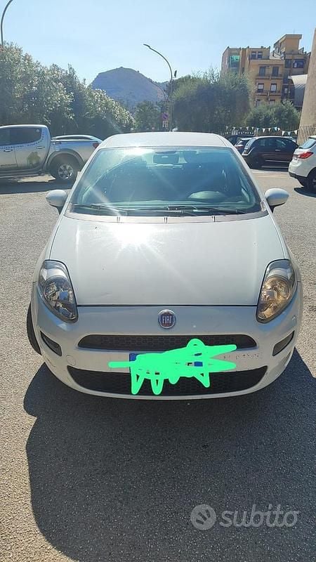 Usata Fiat Grande Punto 77 CV (56 kW) 2013 Bianco Utilitaria