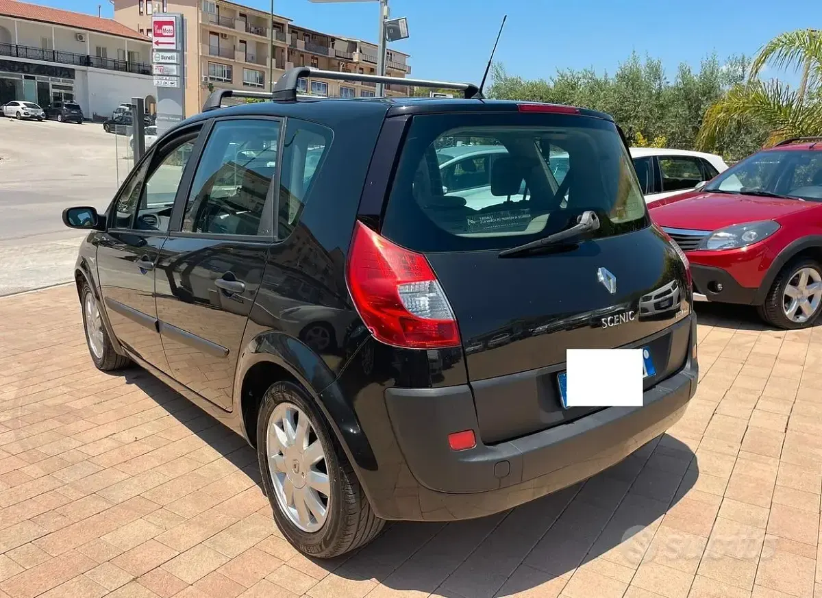 Usata Renault Scénic 106 CV (77 kW) 2008 Grigio Monovolume